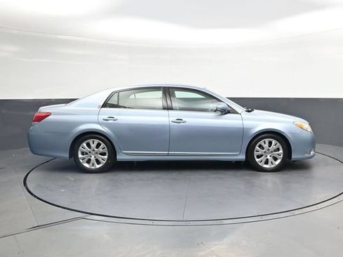 Used 2011 Toyota Avalon FWD image 3