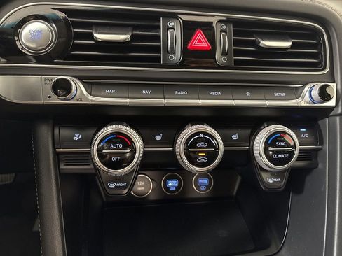 Used 2023 Genesis G70 3.3T image 30