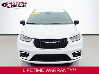 Used 2024 Chrysler Pacifica Touring video 2