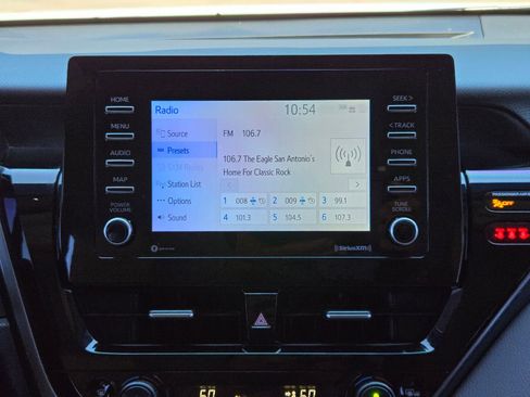 Used 2022 Toyota Camry SE FWD image 17