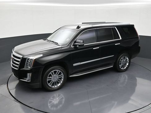 Used 2019 Cadillac Escalade 2WD image 11