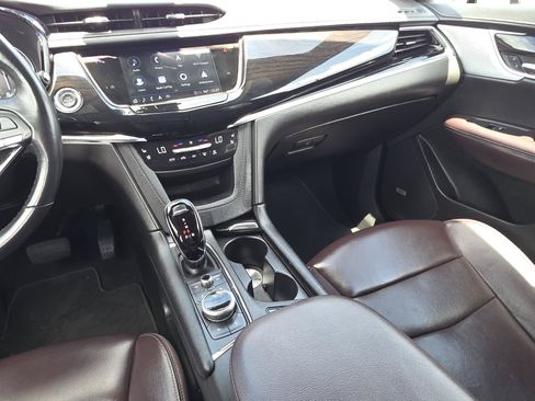 Certified 2023 Cadillac XT6 Premium Luxury FWD image 18
