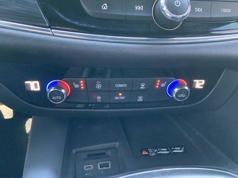 Used 2023 Buick Enclave Essence image 50