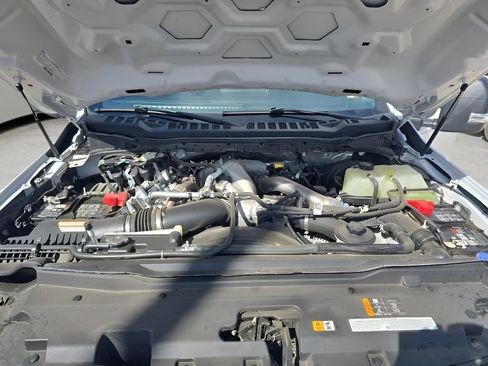 Used 2024 Ford F250 XLT AWD/4WD image 11