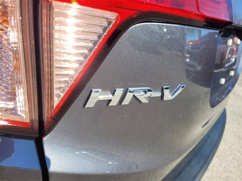 Used 2018 Honda HR-V LX image 10