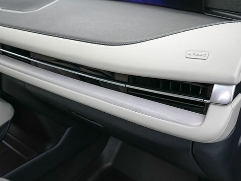 Used 2025 Lincoln Navigator Reserve AWD/4WD image 42