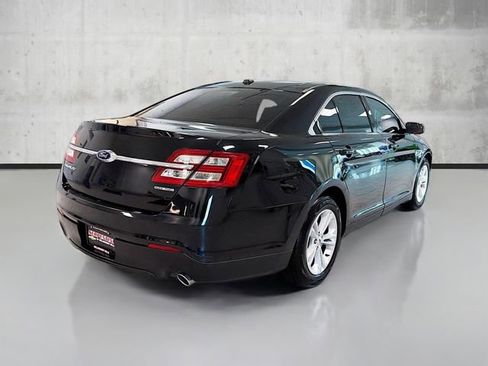 Used 2016 Ford Taurus SE image 5