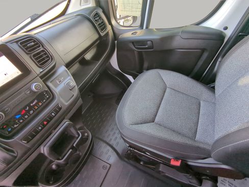 Used 2025 RAM ProMaster 2500 w/ U-Haul Equipment Group FWD image 52