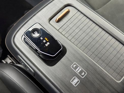 Used 2024 Nissan Ariya AWD image 30