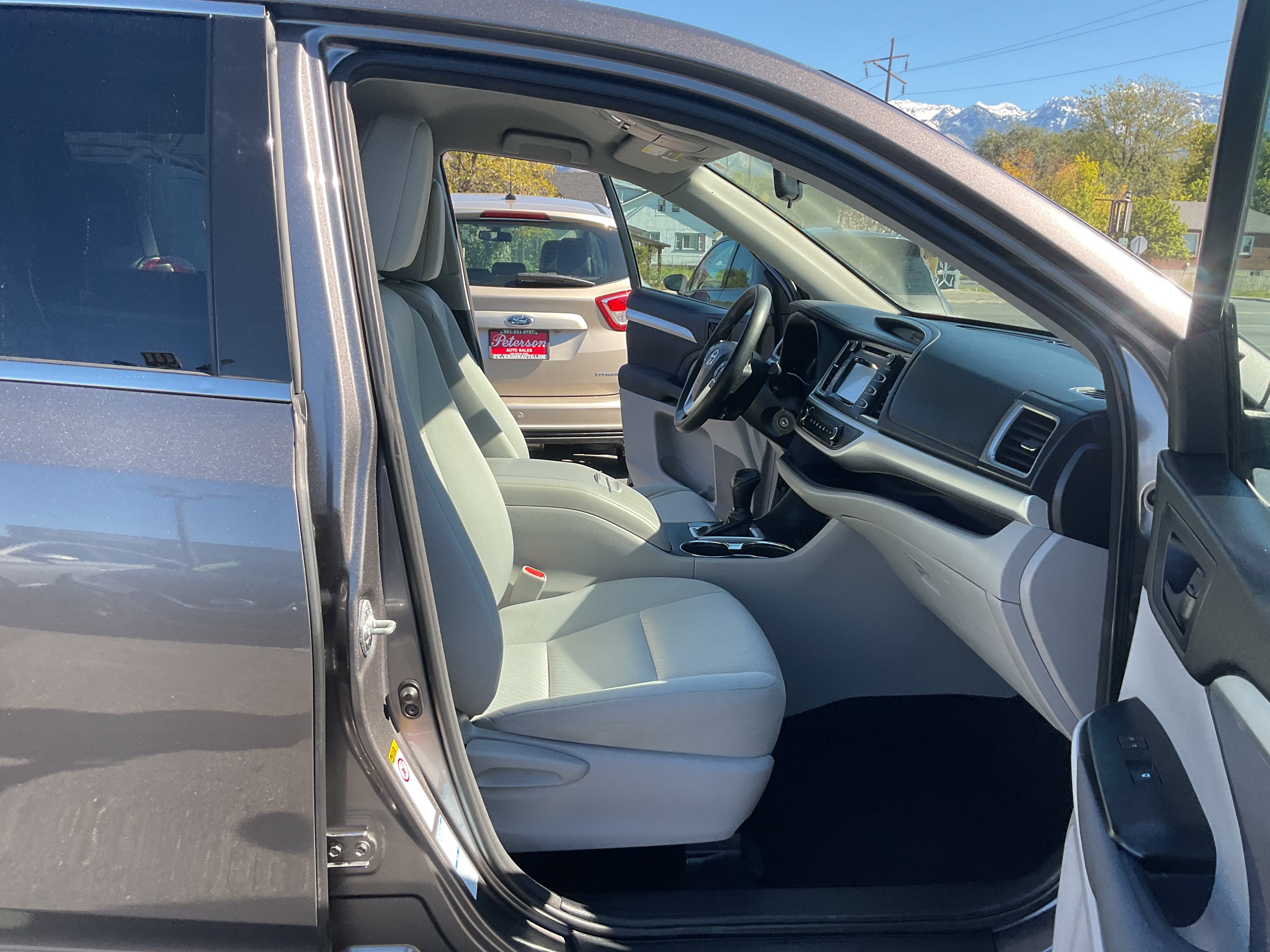 Used 2016 Toyota Highlander LE AWD/4WD image 18