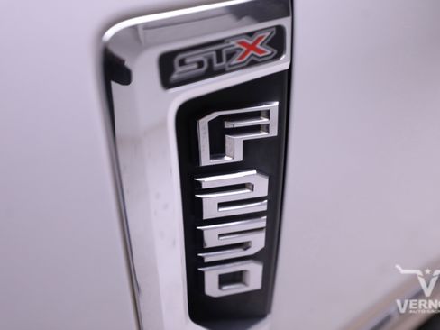 Used 2022 Ford F250 XL w/ STX Appearance Package image 11