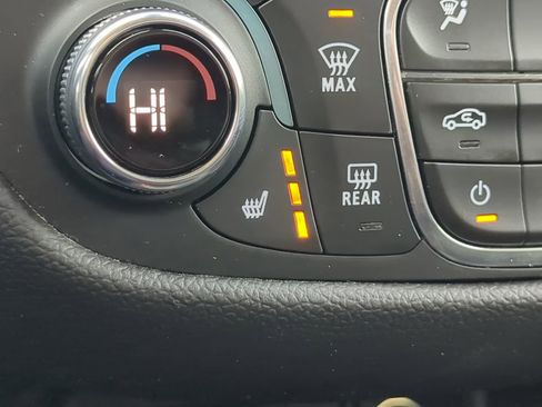 Used 2023 Chevrolet Equinox LT image 22