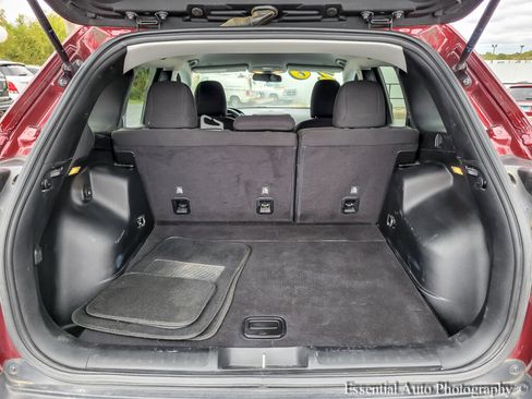 Used 2020 Jeep Cherokee Latitude w/ Cold Weather Group image 26