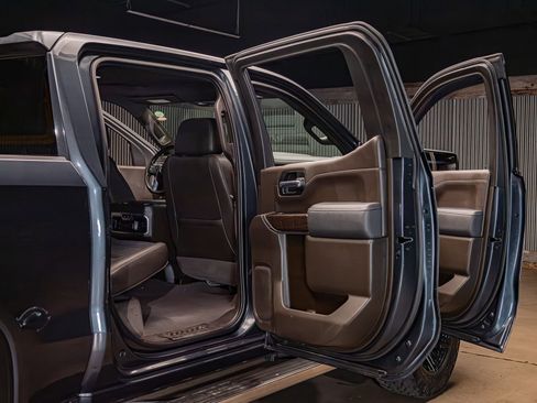 Used 2019 GMC Sierra 1500 Denali w/ Denali Ultimate Package AWD/4WD image 31