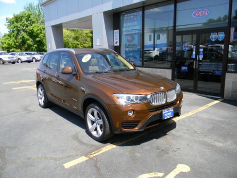 Used 2017 BMW X3 xDrive28i image 2