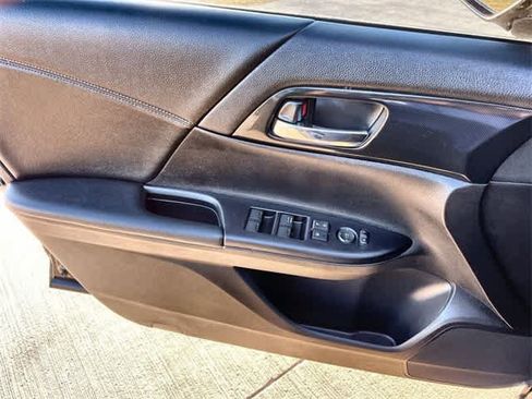 Used 2015 Honda Accord Sport image 30