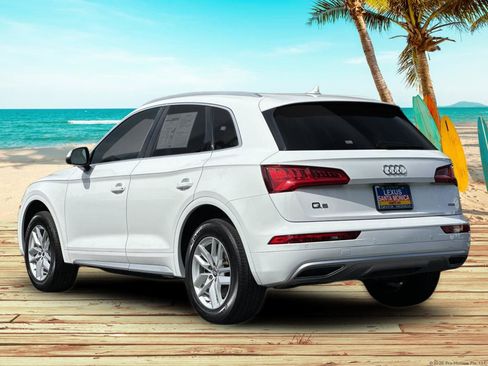 Used 2020 Audi Q5 2.0T Premium w/ Convenience Package image 4