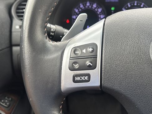 Used 2011 Lexus IS 350C w/ Luxury Pkg RWD image 16