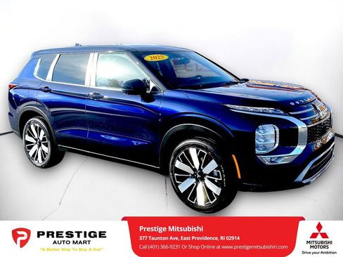 New 2025 Mitsubishi Outlander SE image 1