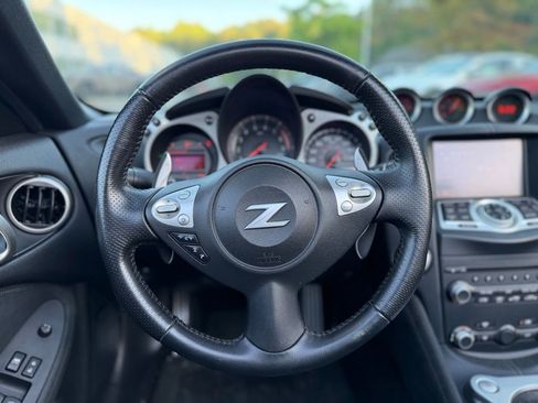 Used 2016 Nissan 370Z Touring Sport image 12