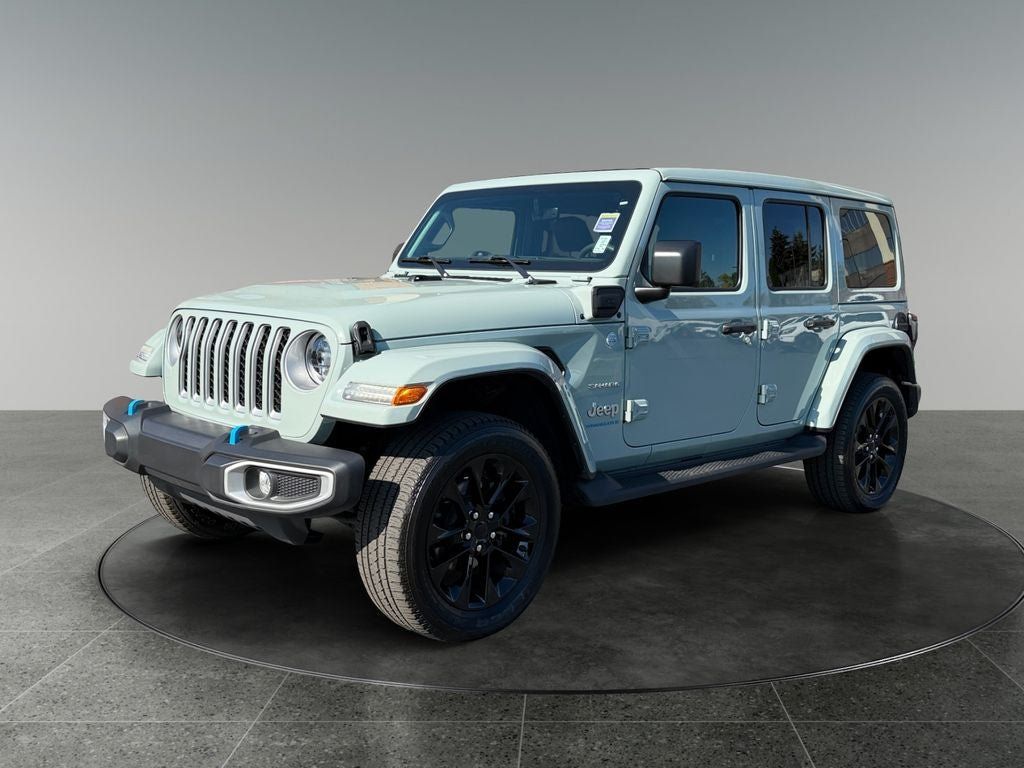 Used 2023 Jeep Wrangler Unlimited Sahara AWD/4WD image 3