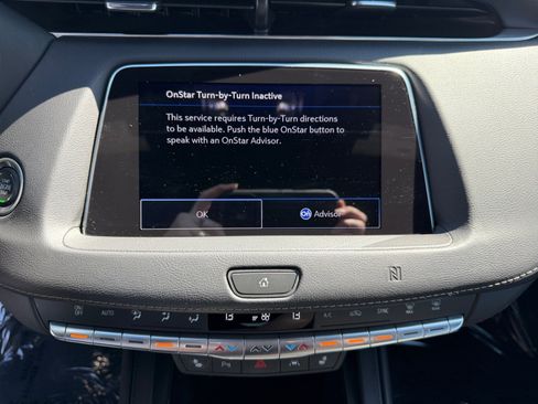 Used 2020 Cadillac XT4 Premium Luxury w/ Cold Weather Package AWD/4WD image 26