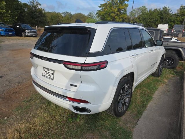 Used 2023 Jeep Grand Cherokee Overland w/ Luxury Tech Group IV RWD image 3