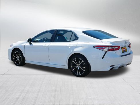 Used 2018 Toyota Camry SE image 5