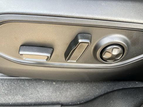 New 2025 Jeep Grand Cherokee Altitude image 31