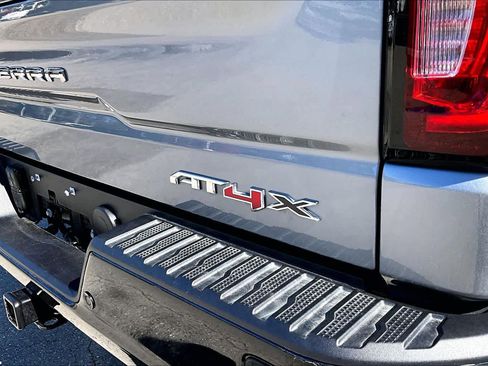 Used 2025 GMC Sierra 1500 AT4X image 9