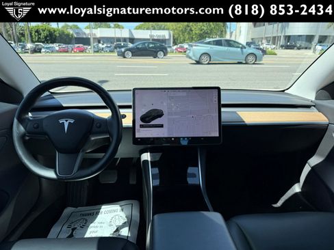 Used 2019 Tesla Model 3 Standard Range image 15