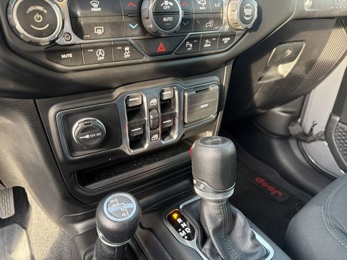 Certified 2021 Jeep Wrangler Unlimited Sport image 19