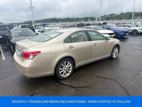 Used 2011 Lexus ES 350 FWD image 2