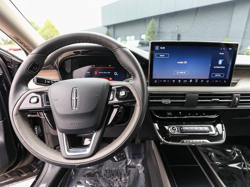 Used 2025 Lincoln Corsair Grand Touring w/ Equipment Group 301A AWD/4WD image 12