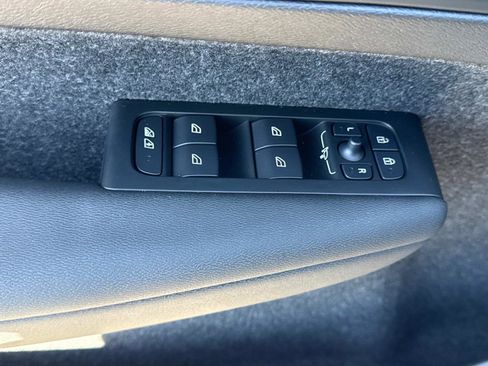 New 2026 Volvo XC40 B5 Ultra w/ Climate Package image 17