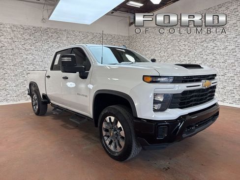 Used 2024 Chevrolet Silverado 2500 Custom w/ Custom Value Package AWD/4WD image 1