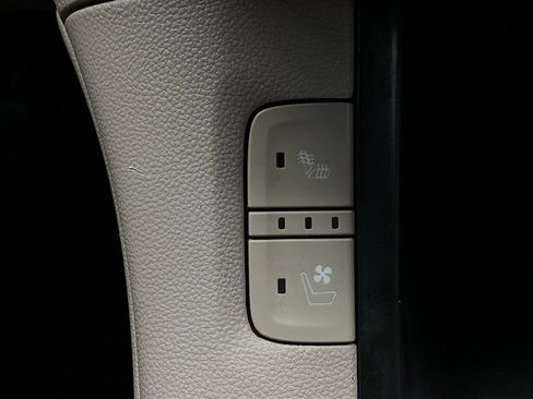 Used 2017 GMC Acadia Denali image 34