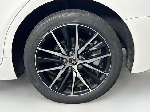 Used 2024 Toyota Camry SE FWD image 11