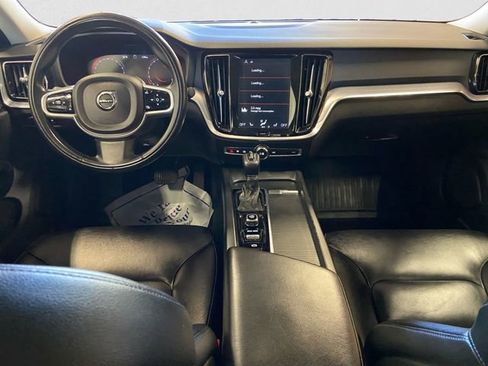 Used 2020 Volvo S60 T6 Momentum image 10