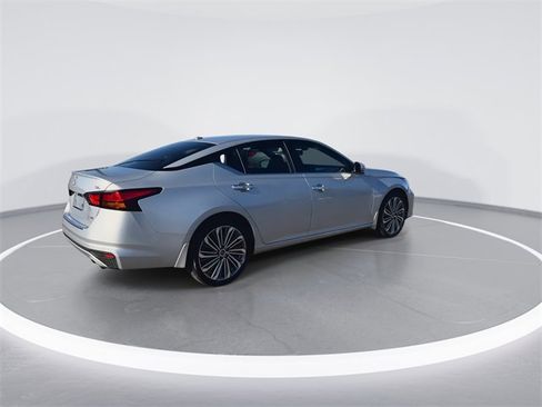 Used 2023 Nissan Altima 2.5 SL image 8
