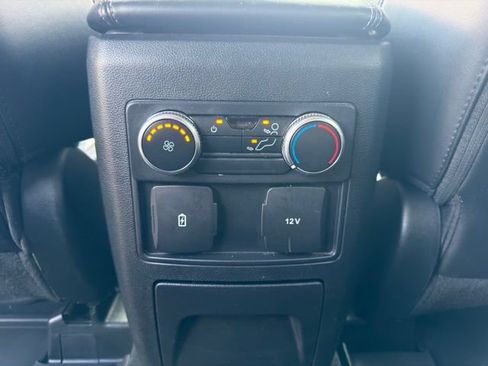 Used 2022 Ford Explorer XLT w/ Equipment Group 202A AWD/4WD image 33