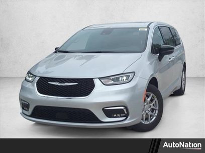 New 2026 Chrysler Pacifica Select