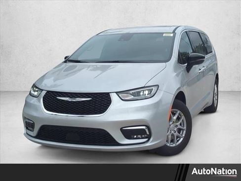 New 2026 Chrysler Pacifica Select image 1