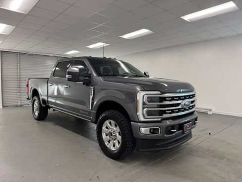Used 2024 Ford F250 Platinum AWD/4WD image 3