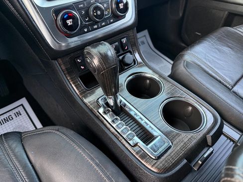 Used 2015 GMC Acadia SLT image 22