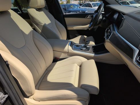 Used 2022 BMW X5 xDrive40i w/ Premium Package AWD/4WD image 33