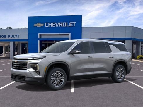 New 2026 Chevrolet Traverse LT w/ Driver Confidence Package FWD image 2