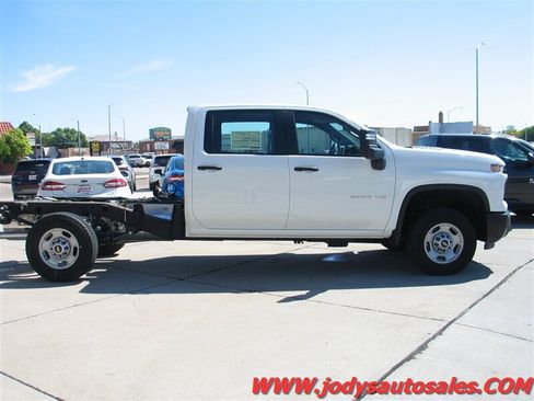 Used 2024 Chevrolet Silverado 2500 W/T w/ WT Fleet Convenience Package AWD/4WD image 32