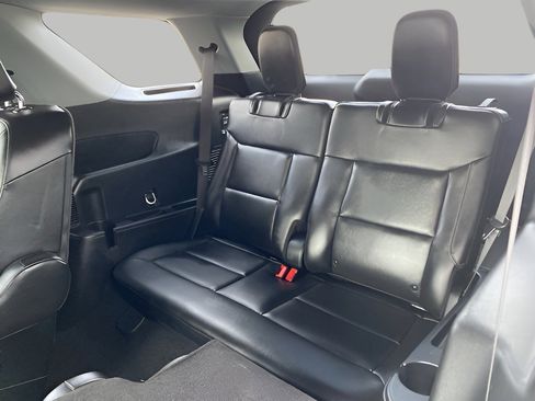 Used 2023 Ford Explorer XLT w/ Equipment Group 202A image 39