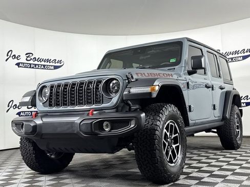 Used 2025 Jeep Wrangler Unlimited Rubicon image 3